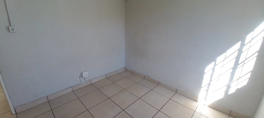 To Let 2 Bedroom Property for Rent in Loch Athlone Free State